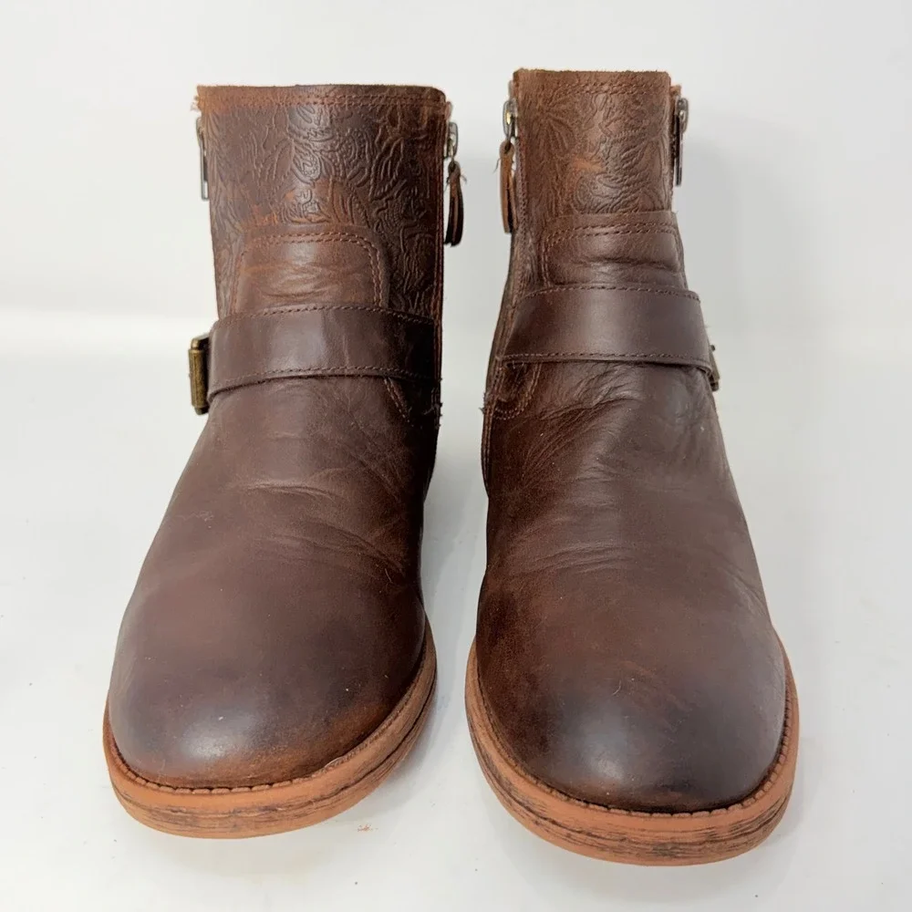 Comfortiva brown leather
